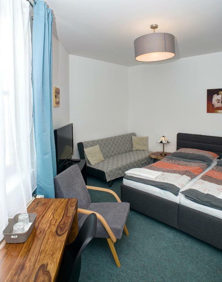 Pension Pegast Ceske Budejovice Bagian luar foto